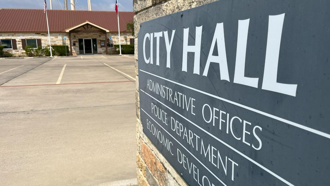 Jarrell city manager files complaint against council members [Video]