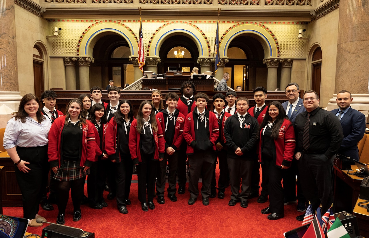 Staten Island high schools AP government class introduced on the legislative floor in Albany [Video]