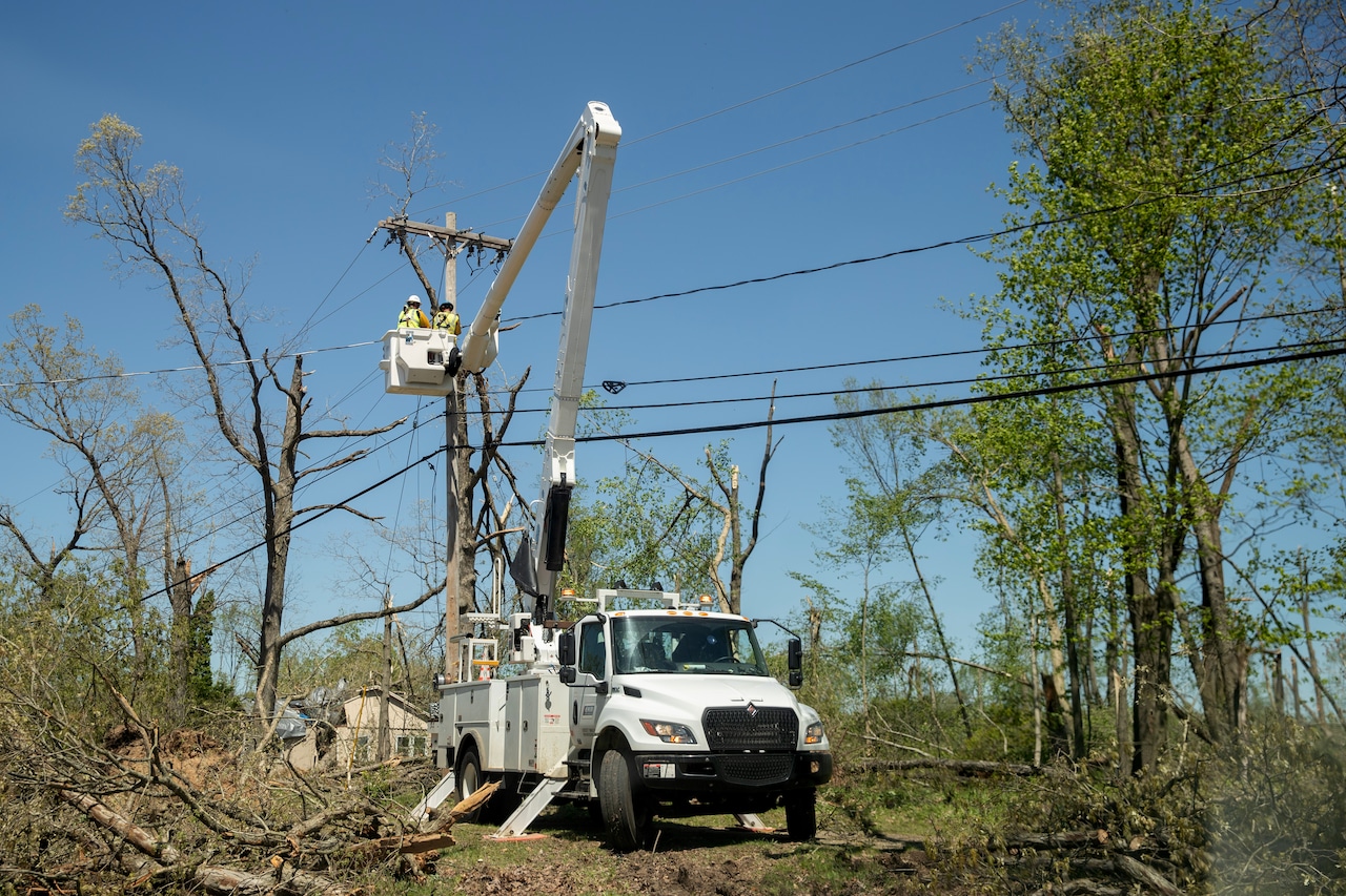 20K remain without power in Southwest Michigan after tornado [Video]