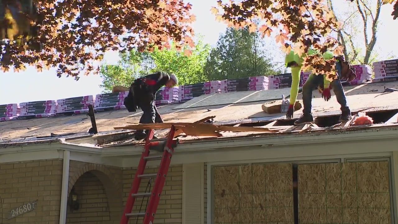 US Air Force vet in need given new roof for his Southfield home [Video]