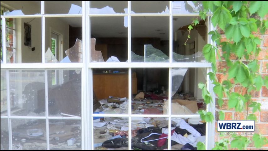 Neighbor complains about city’s property mess, city responds [Video]