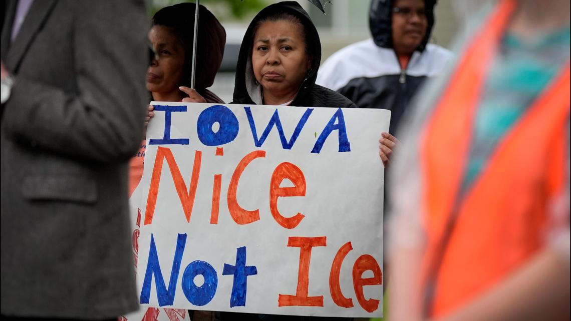 Iowa politics: Civil rights groups sue state over immigration law [Video]