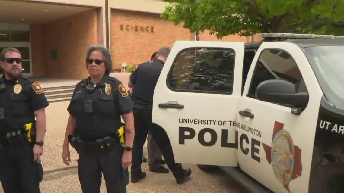 Arlington, Texas: Police break up UT Arlington encampment [Video]