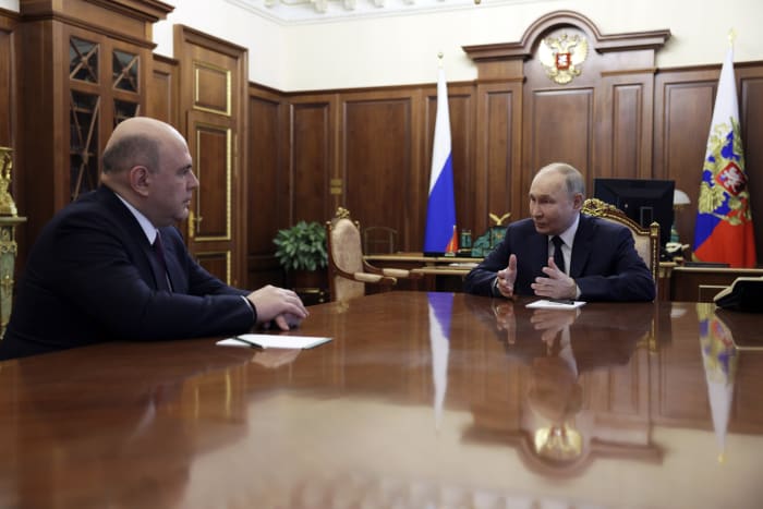 Putin reappoints his prime minister, a technocrat who has kept a low political profile [Video]