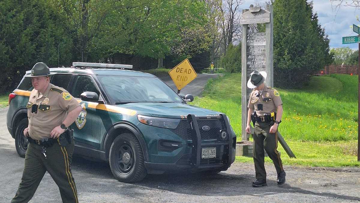 Police investigating deaths of two men in South Hero, VT [Video]