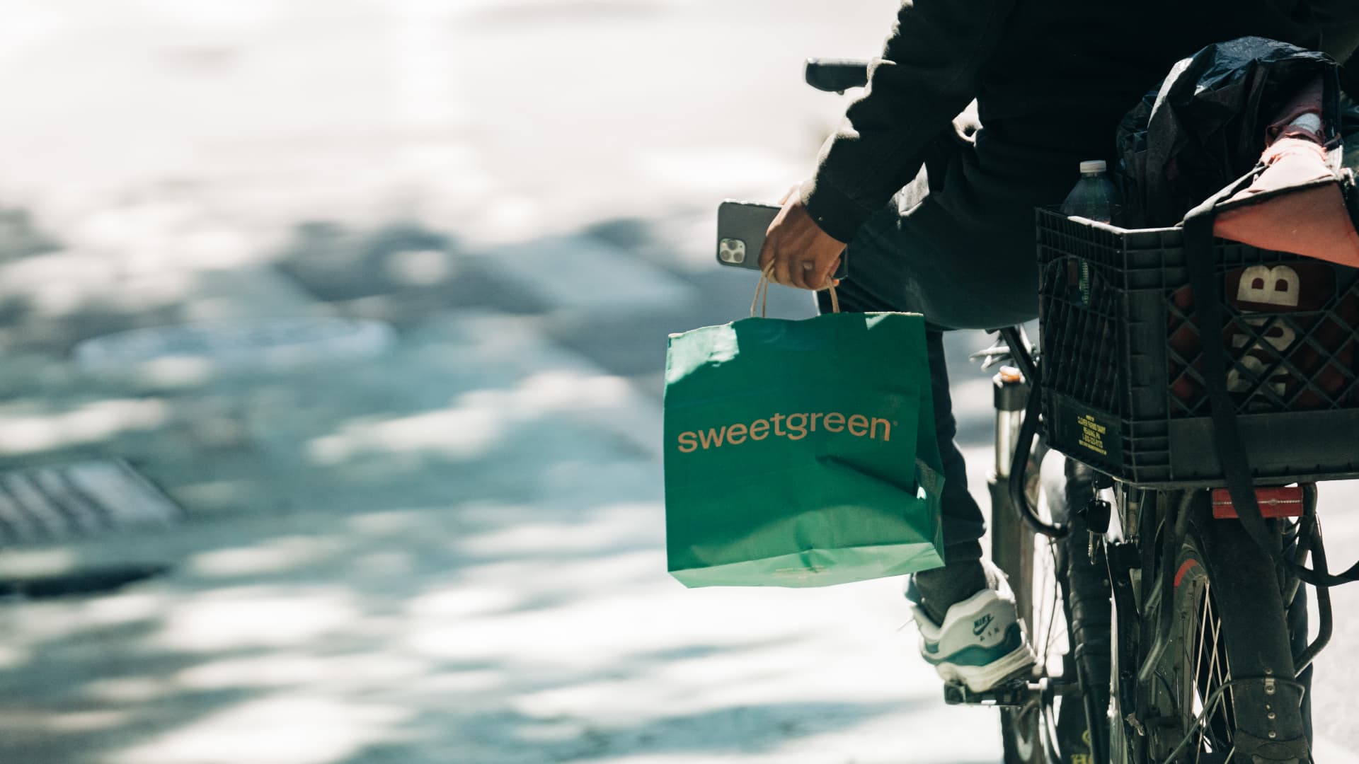 Sweetgreen, Chipotle and Wingstop aren’t seeing a consumer slowdown [Video]
