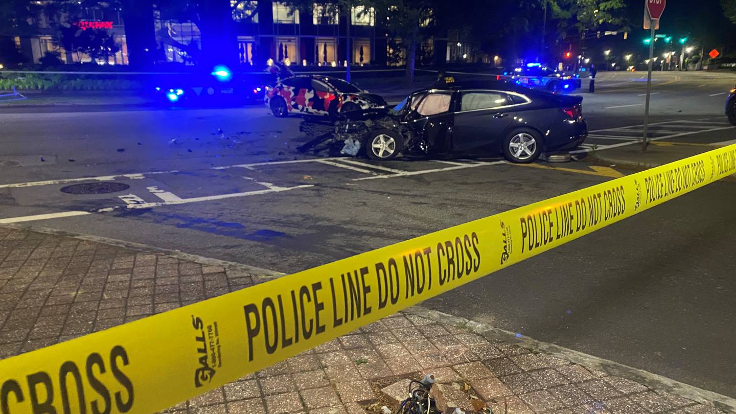 2 taken to hospital after shooting, car accident in Midtown Atlanta, police say  WSB-TV Channel 2 [Video]