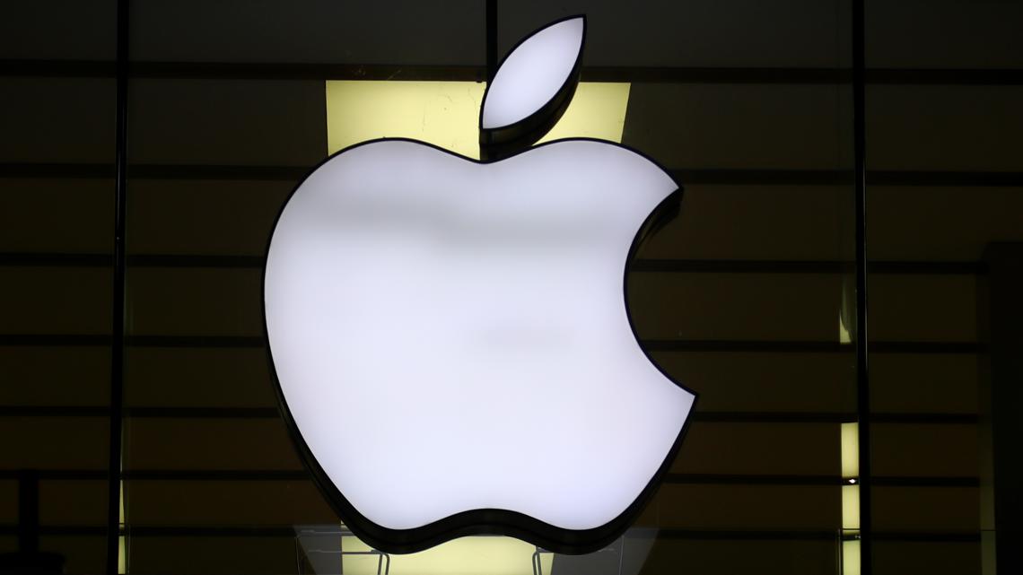 Apple store employees in Maryland vote to strike [Video]