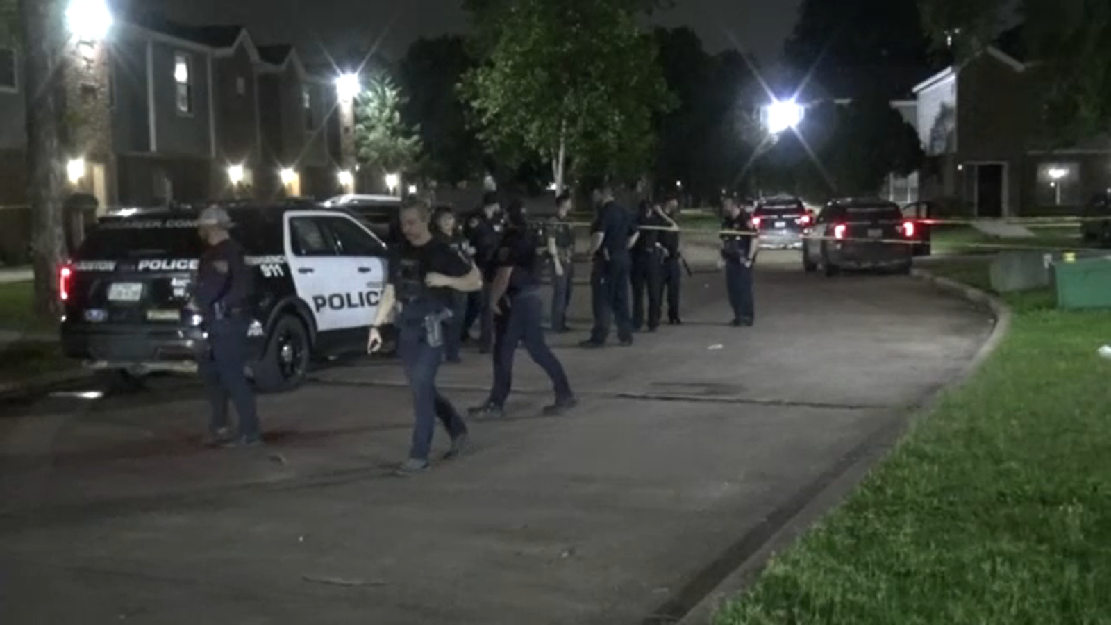 Pizza delivery driver detained after shooting resident during argument at Yellowstone apartment in Houston’s south side: HPD [Video]