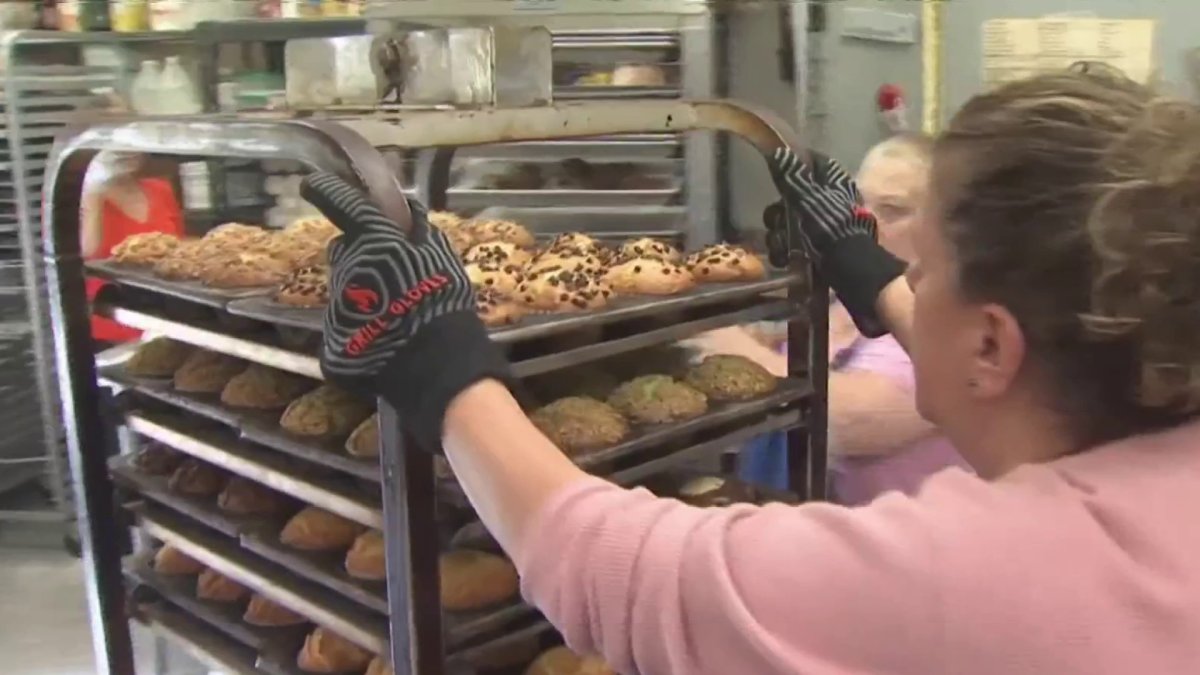 Mothers Day boosts muffin business in Southington  NBC Connecticut [Video]