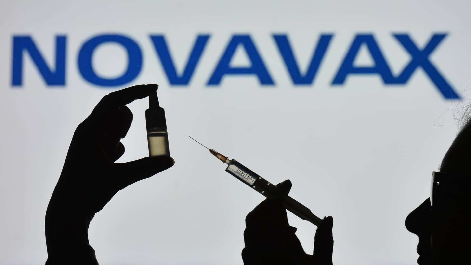Novavax stock jumps on Sanofi Covid vaccine deal [Video]