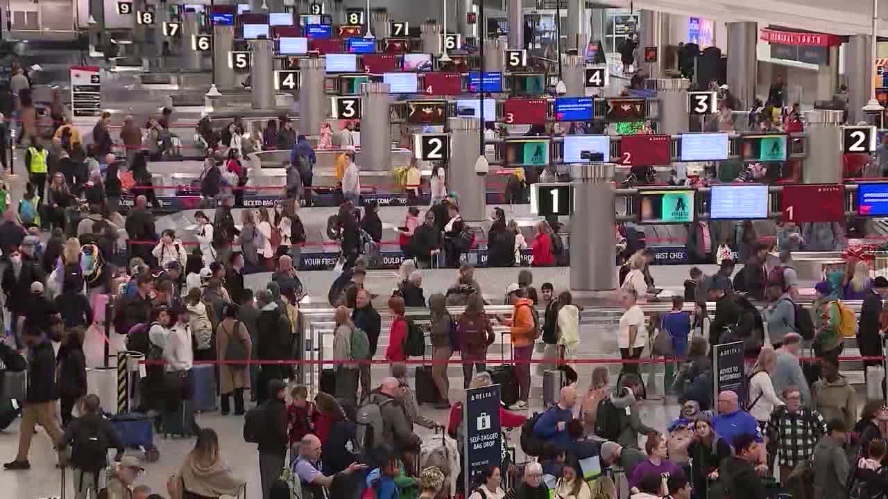 Atlanta airport prepares for busy travel rush [Video]
