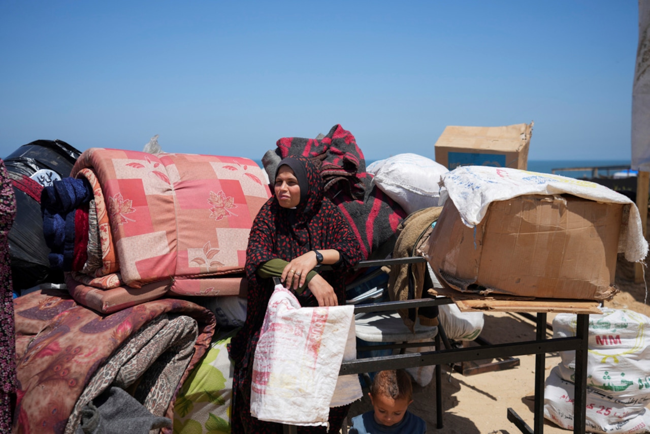 More than half a million people flee fighting in Rafah and northern Gaza, UN says [Video]