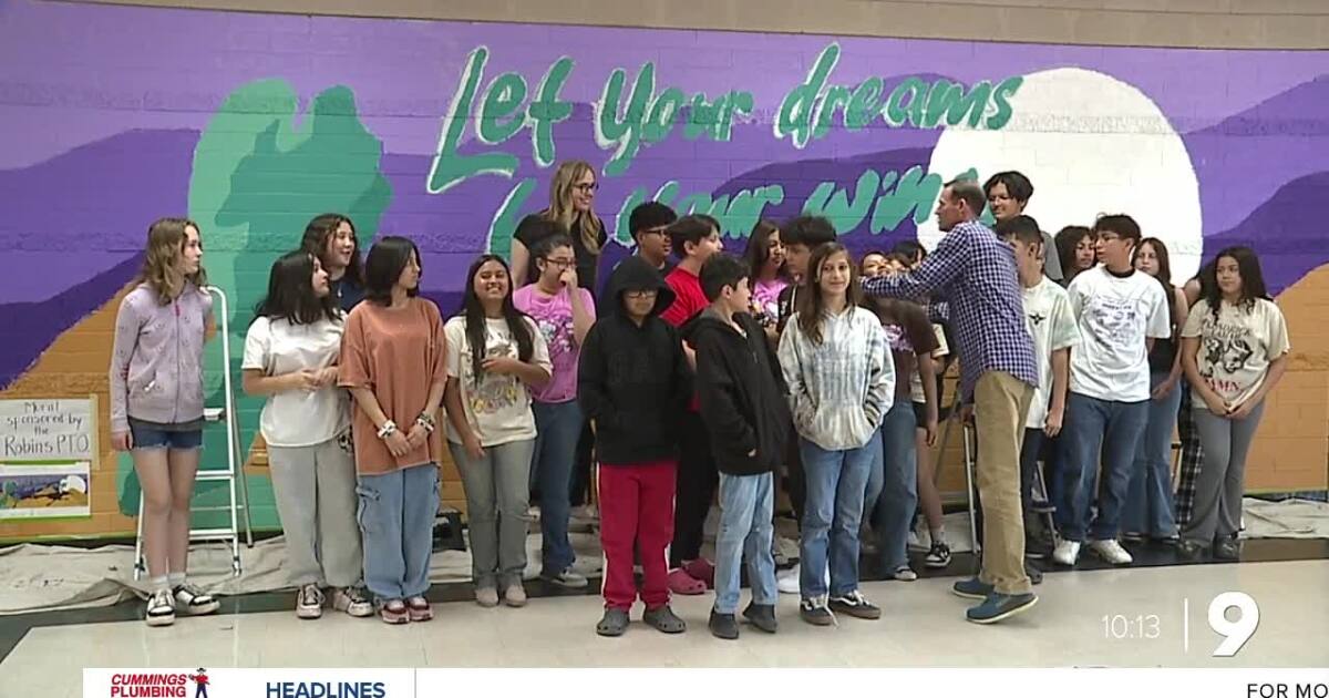 Student DIY: Kids participate in painting Westside school mural [Video]