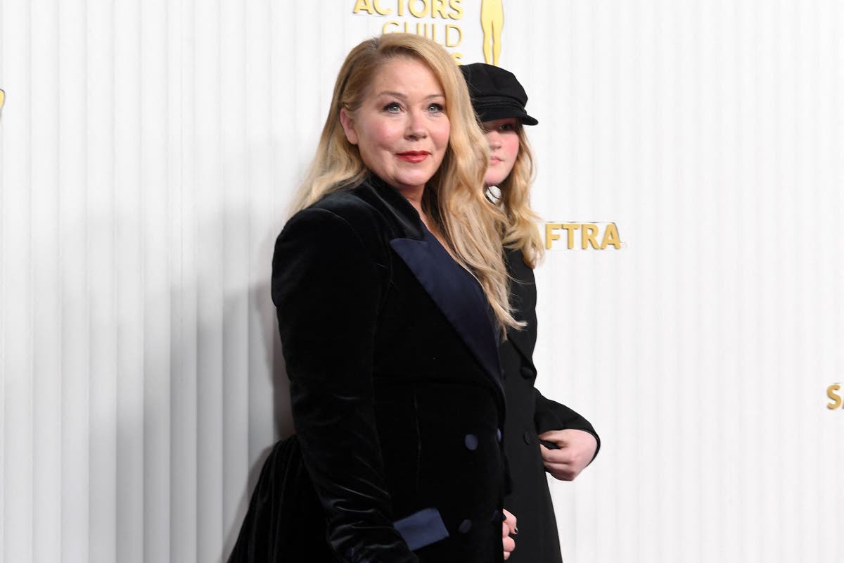 Christina Applegate reveals she struggled with anorexia when she was a teenager [Video]