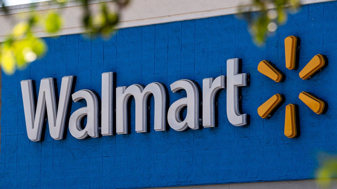 Walmart relocating Atlanta corporate workers amid round of layoffs [Video]
