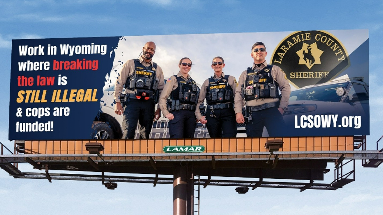 Wyoming sheriff’s bold billboard recruiting Denver officers out of liberal city creates stir [Video]