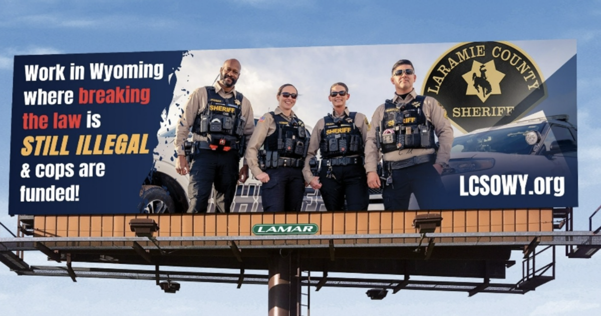 Wyoming sheriff recruits Colorado officers with controversial billboard [Video]