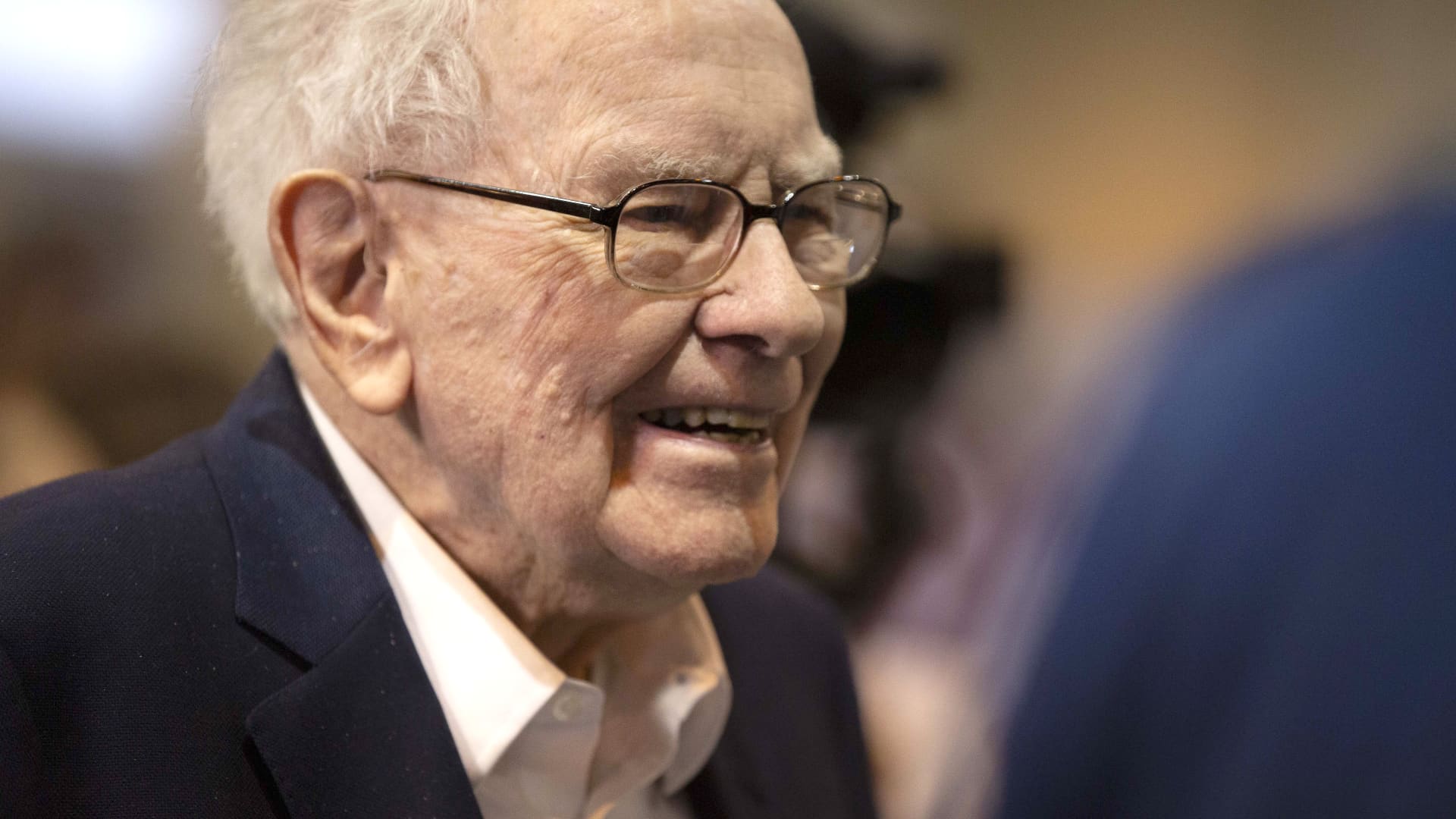 Warren Buffett’s Berkshire Hathaway made a number of changes in its equity portfolio last quarter [Video]