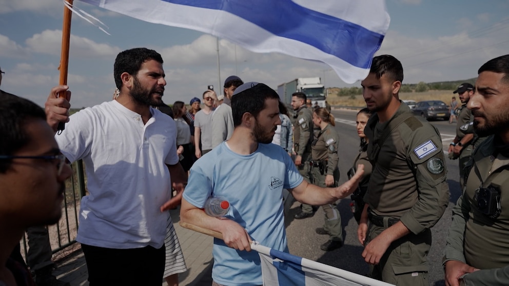 Video Israeli demonstrators block aid from entering Gaza at crossing [Video]