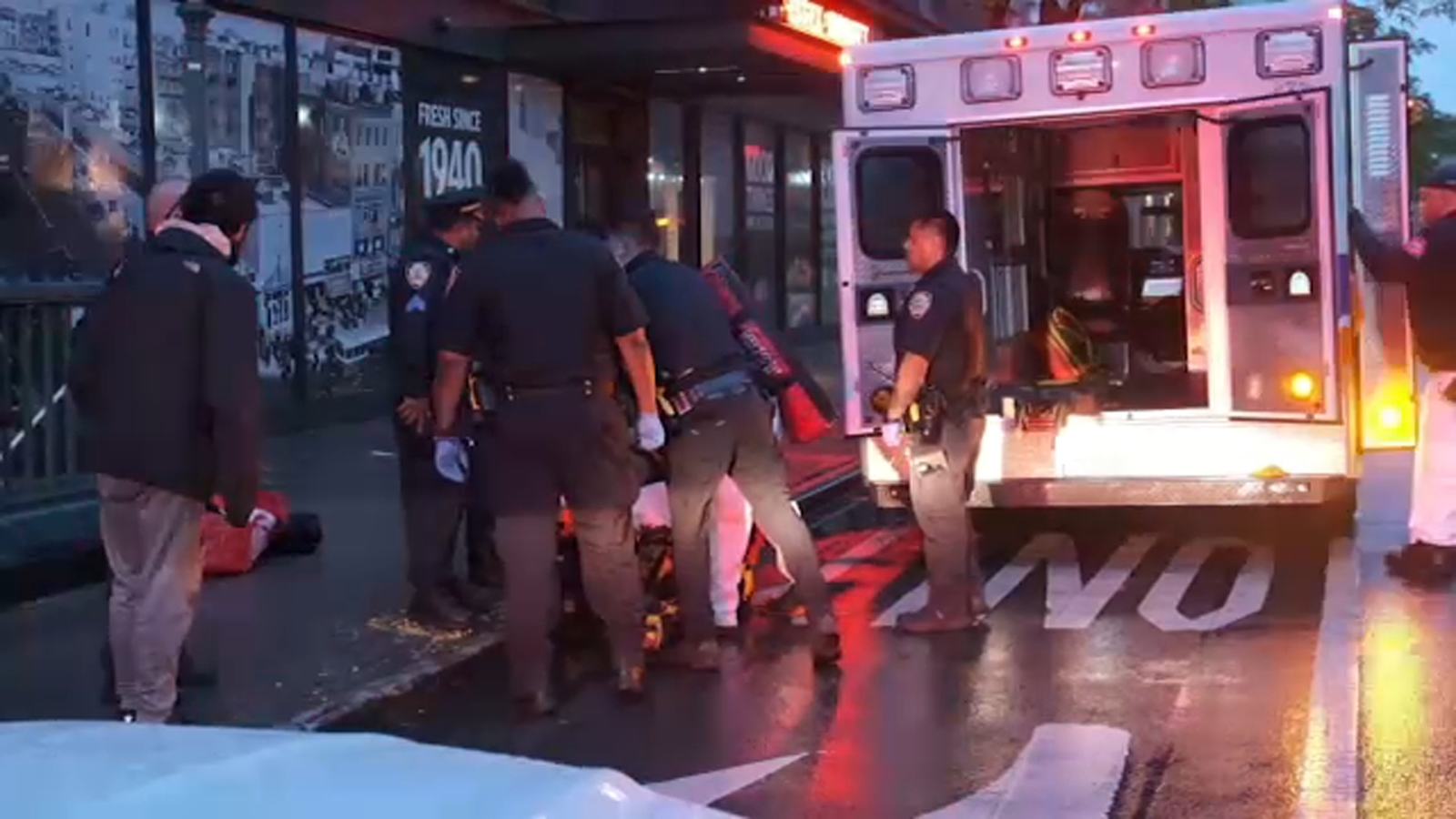 Man stabbed at Lower East Side subway station, police searching for attacker [Video]