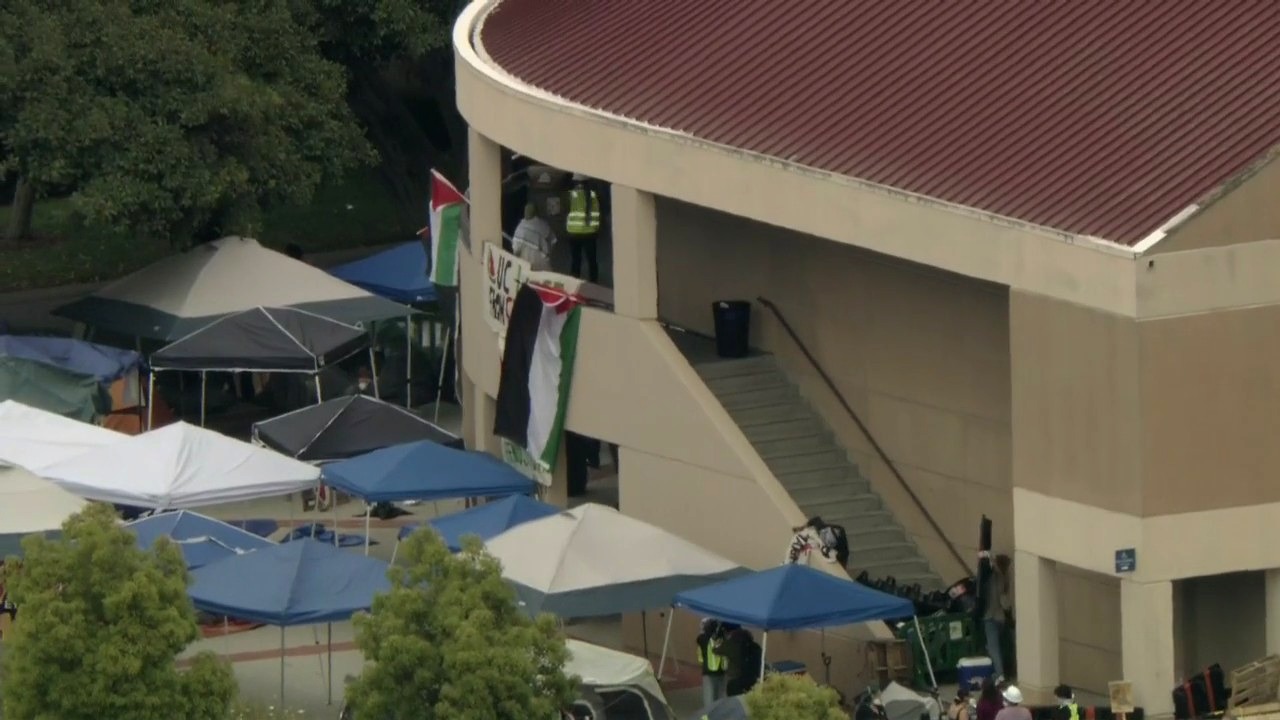 Pro-Palestine protesters take over UC Irvine [Video]