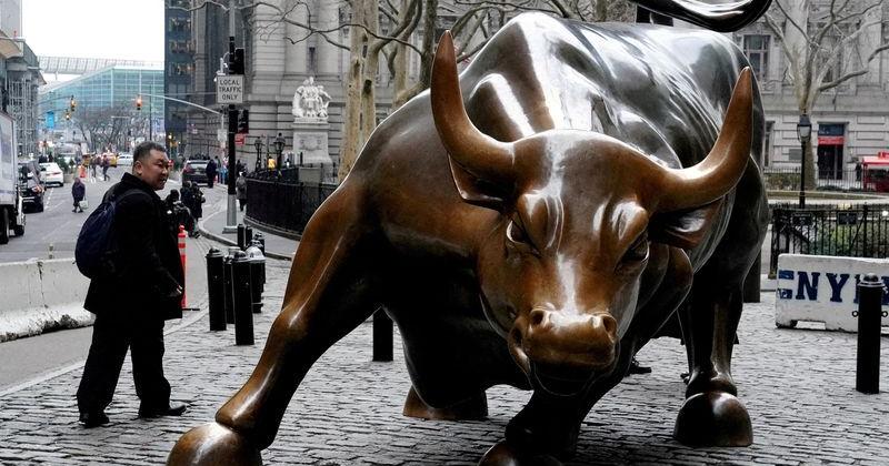 Dow surpasses 40,000, world stocks hit record amid rate cut hopes | U.S. & World [Video]