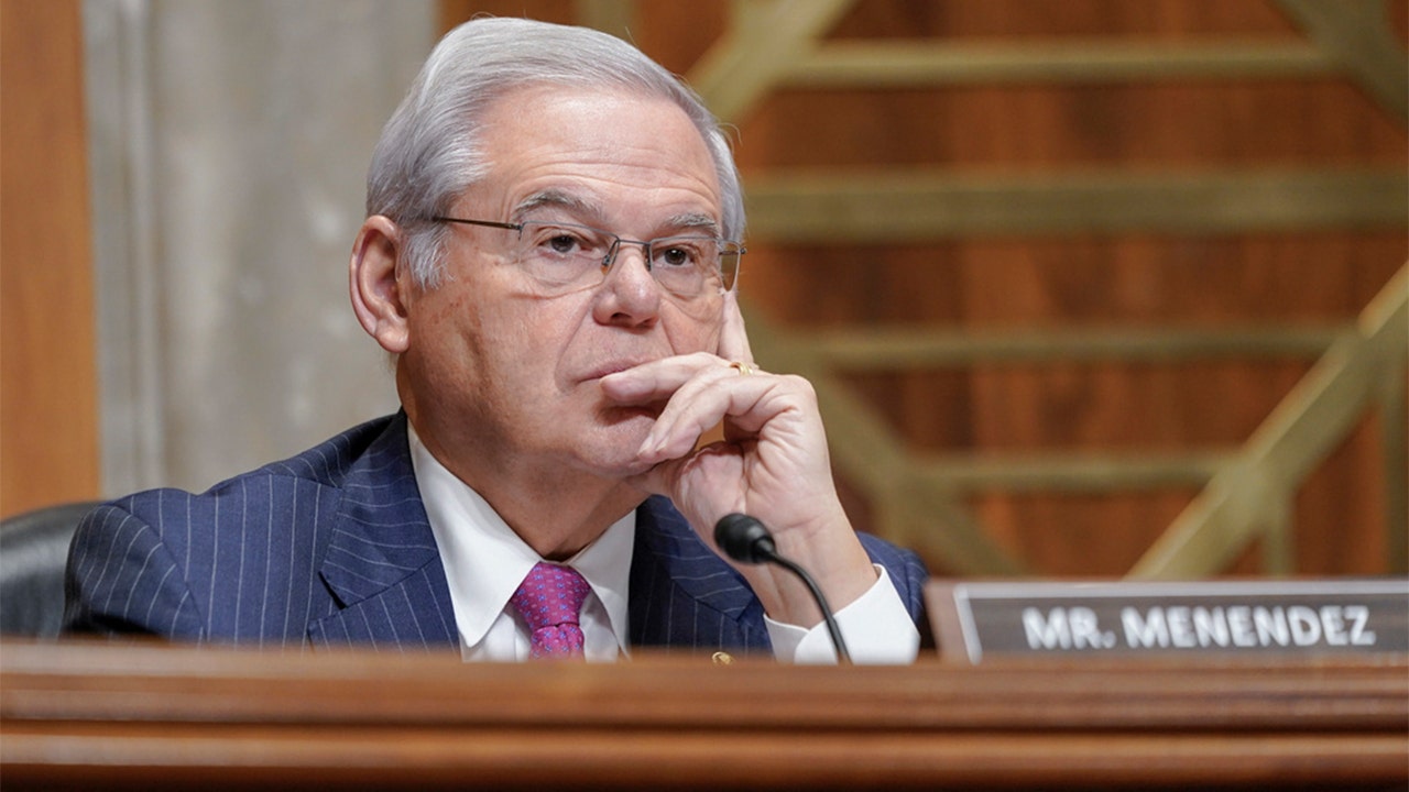 From Capitol Hill to the courtroom: Bob Menendez doesn’t want you to be distracted by shiny objects [Video]