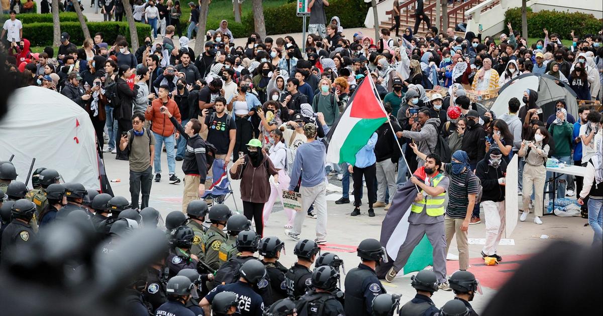 Police clear protest encampment over war in Gaza at UC Irvine [Video]