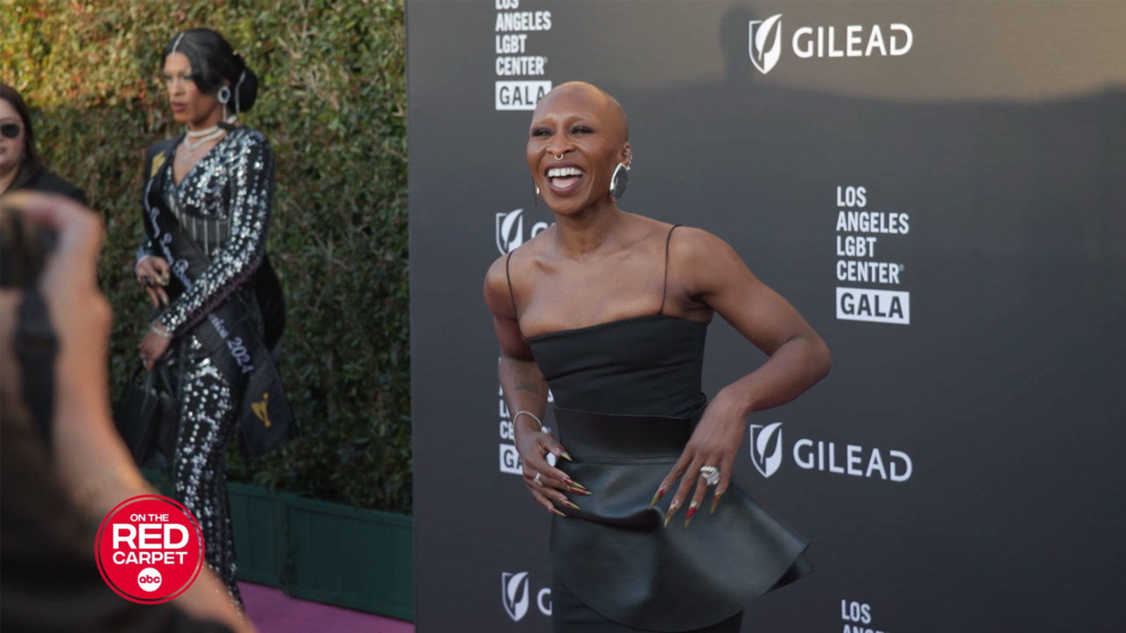 L.A. LGBT Center Gala celebrates with the stars at annual gala [Video]