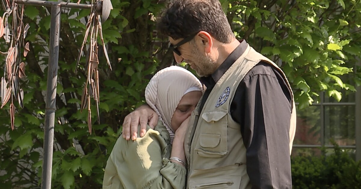 ‘Im so happy to have him back’: Doctor back home after being stranded in Gaza [Video]