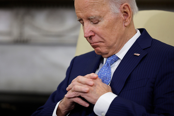 Biden says he was VP during COVID pandemic, ‘Barack’ sent him to fix it in speech to NAACP [Video]
