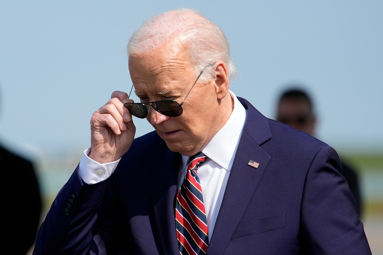 Steven Kramer indicted in connection with AI-generated Biden robocalls [Video]