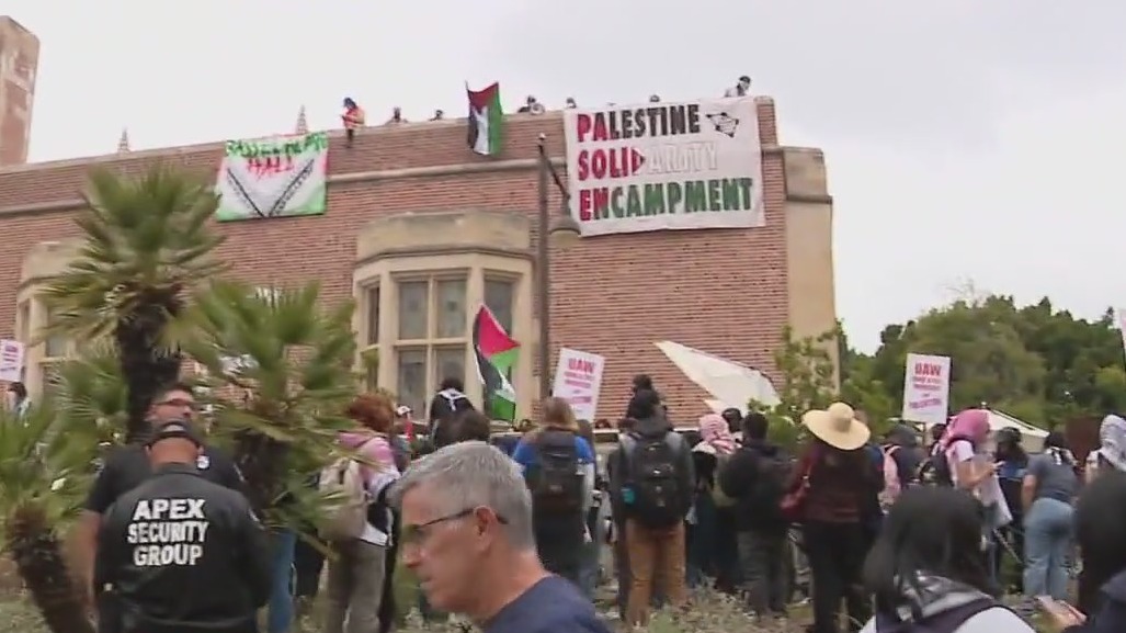New UCLA encampment, students take over building [Video]