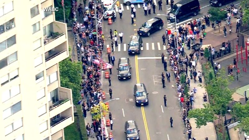 See wave of supporters as Trump leaves court in his motorcade [Video]