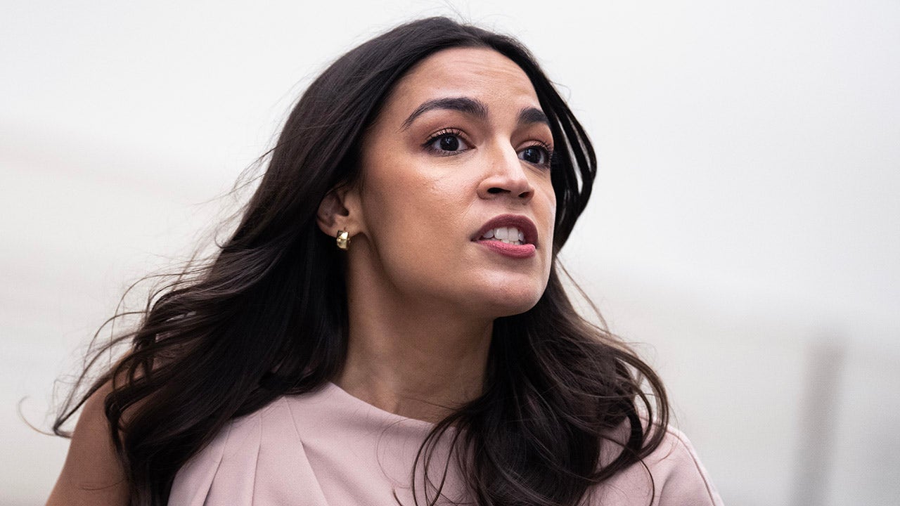 AOC slammed for saying ‘false accusations’ of antisemitism are ‘wielded against people of color’ [Video]
