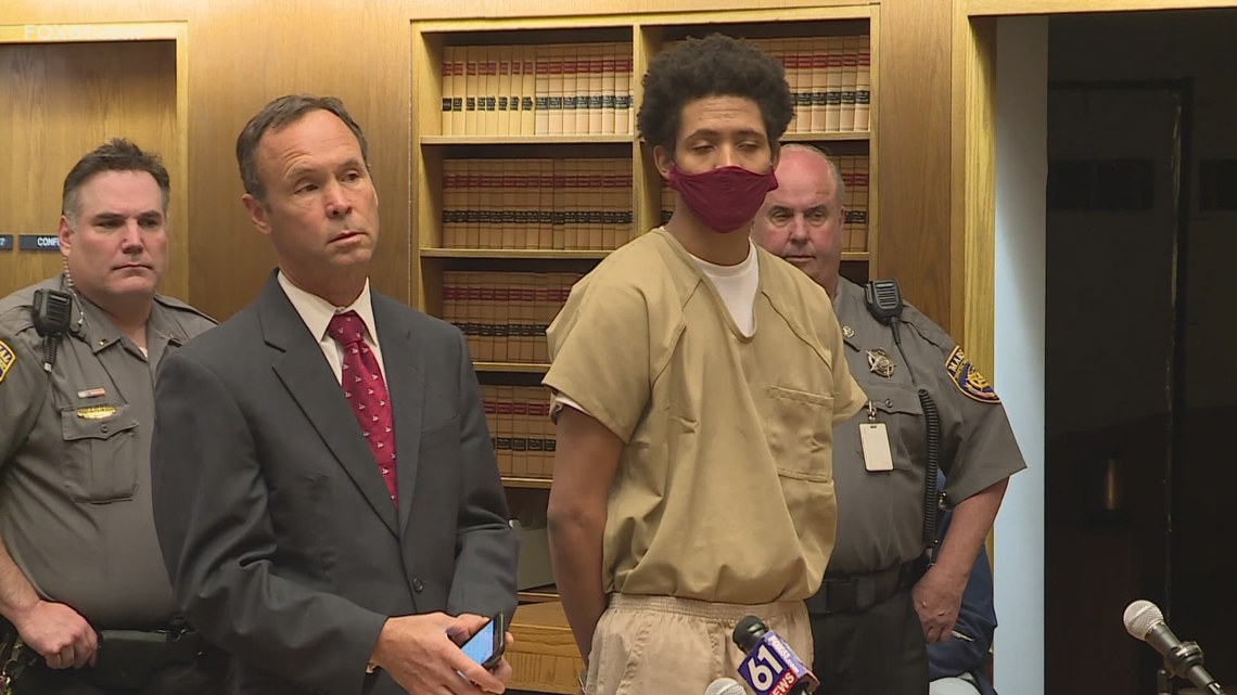 Man pleads guilty to 2022 murder of Hamden High School freshman [Video]