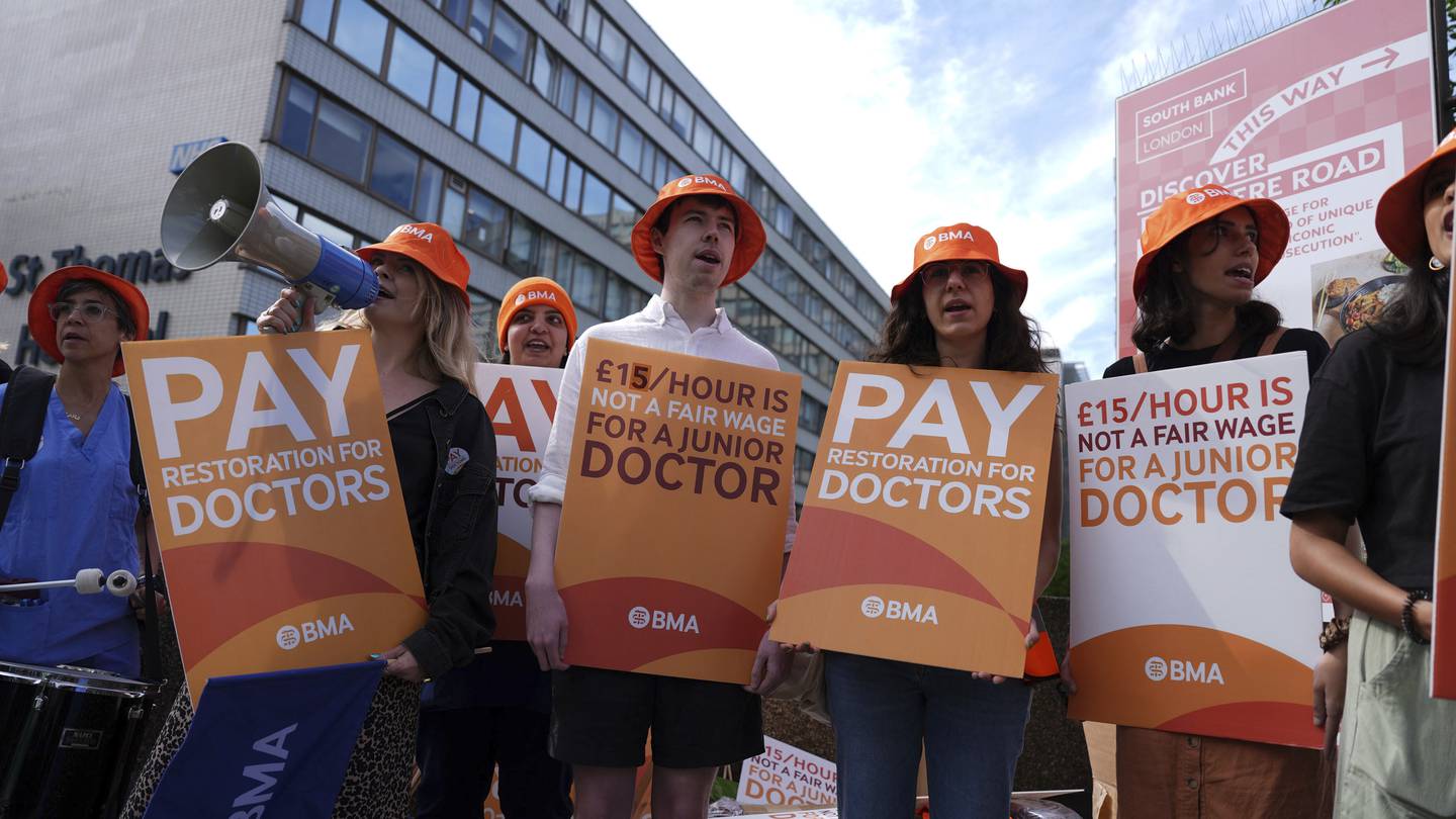 Thousands of doctors go on strike in England a week before the UK general election  WFTV [Video]