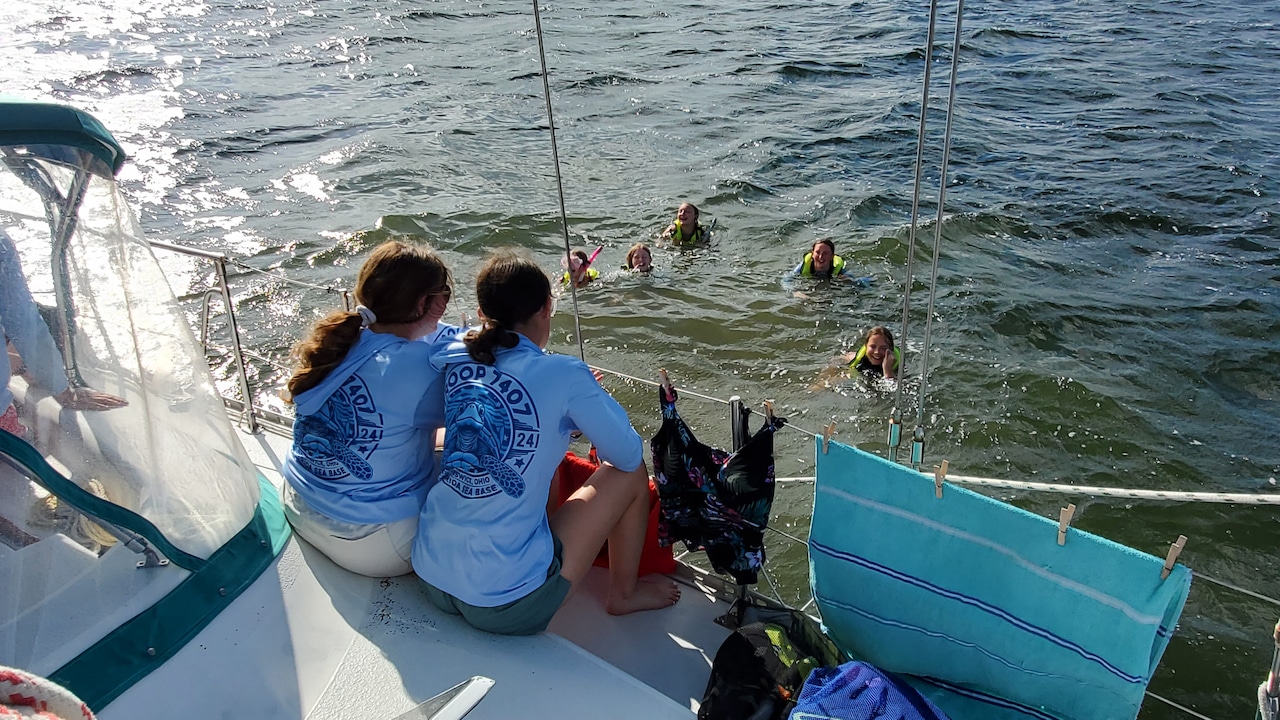 All-girl Scout troop from Brunswick takes to the high seas for adventure camp [Video]