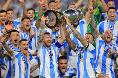 Argentina tops Colombia in chaotic Copa America finale [Video]