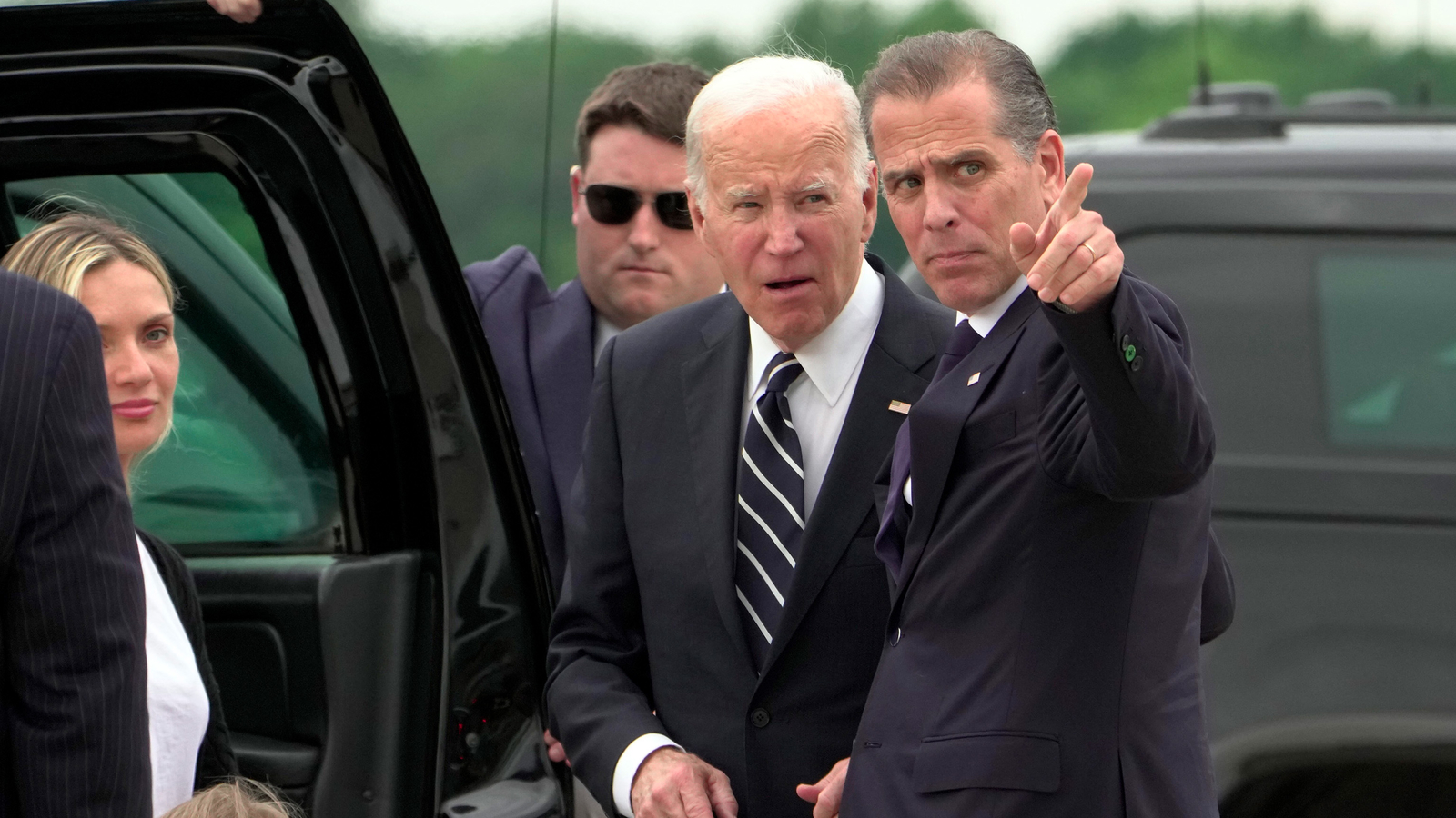 Hunter Biden, citing Aileen Cannon’s Trump classified documents case ruling, moves to dismiss cases against him [Video]