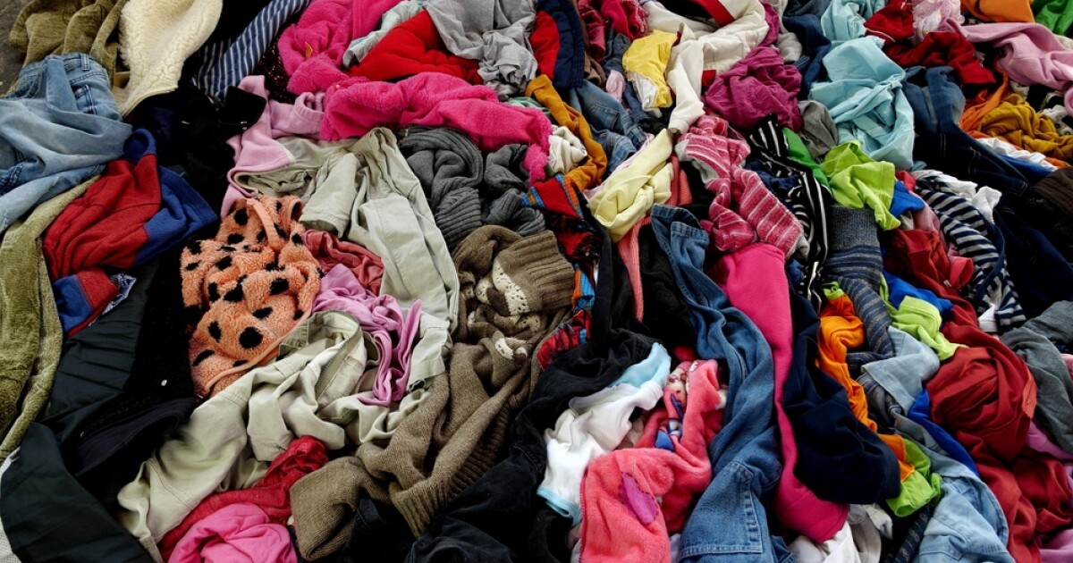 New Slow Fashion Caucus brings attention to clothing pollution [Video]