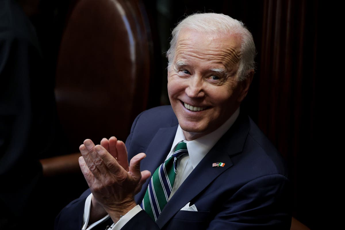 Aides only found out Biden was quitting campaign when they saw statement [Video]