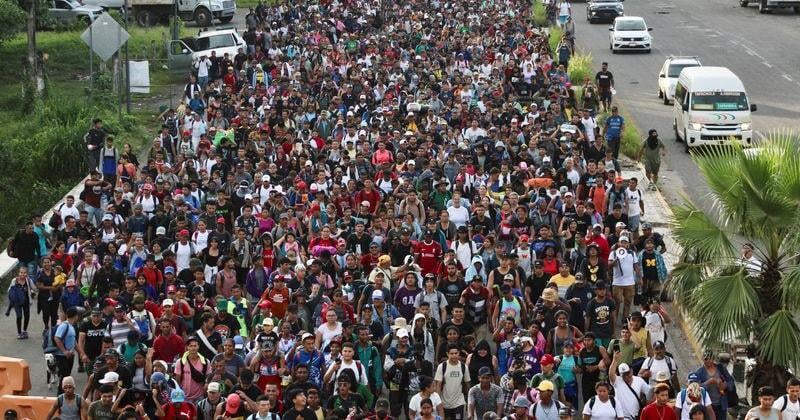 About 3,000 migrants travel in caravans to US border, undeterred by crackdown | U.S. & World [Video]
