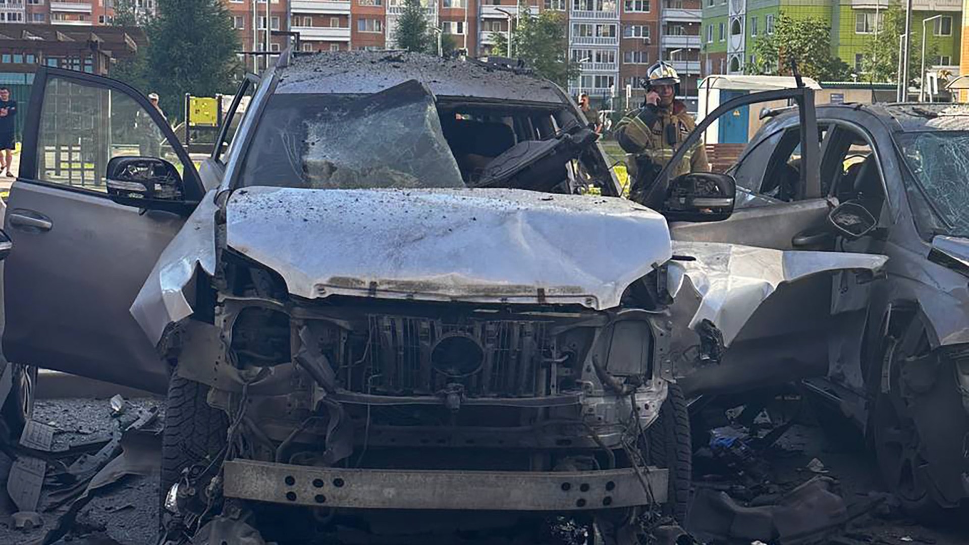Dramatic moment car bomb ‘blows up Putin commander’ in Moscow in suspected Ukrainian attack behind enemy lines [Video]