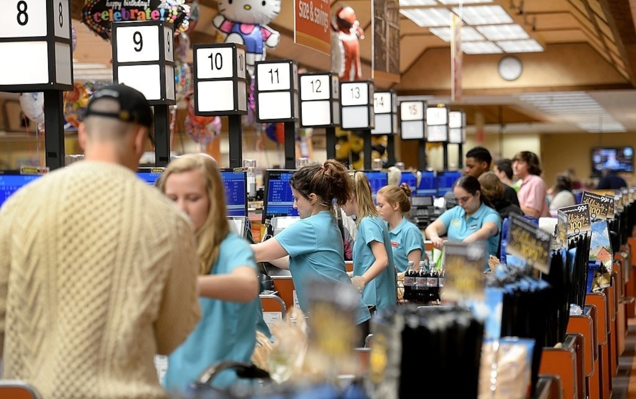 Wegmans ties for first place as America’s favorite grocery store [Video]