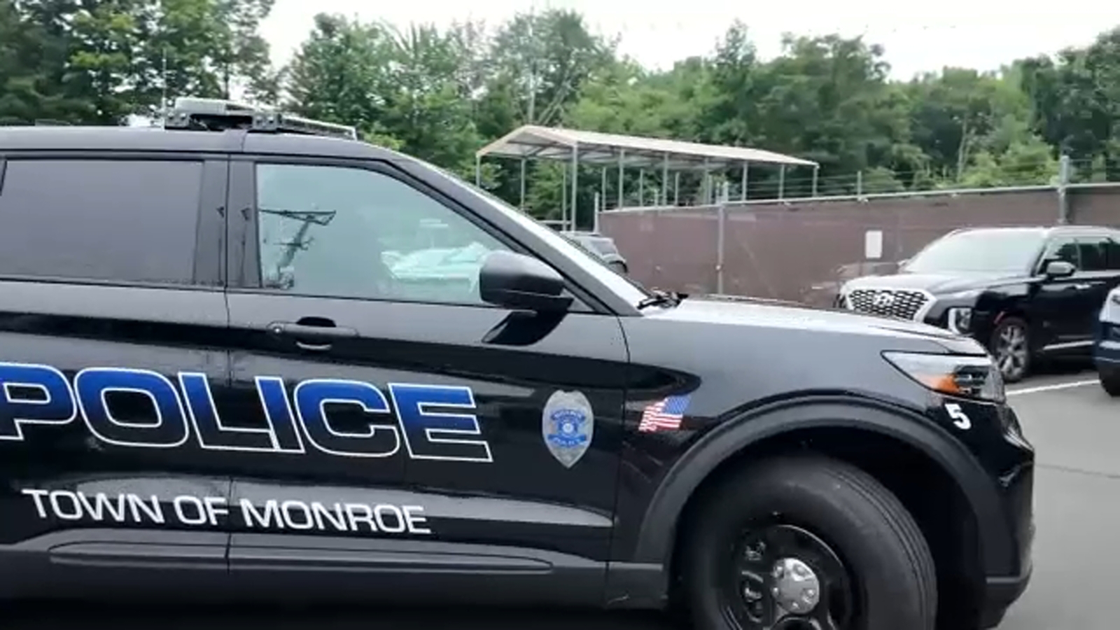 2-year-old boy shot inside Monroe, Connecticut home, mother attempts to rush toddler to hospital [Video]