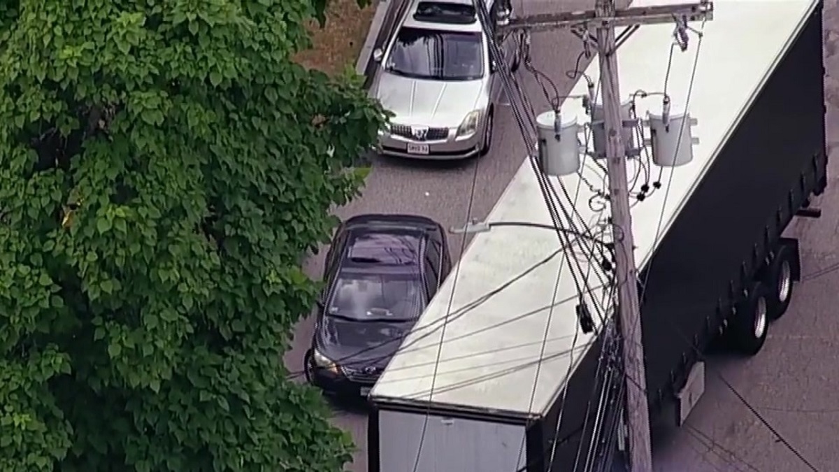 Tractor-trailer snags wires in Newton – Boston News, Weather, Sports [Video]