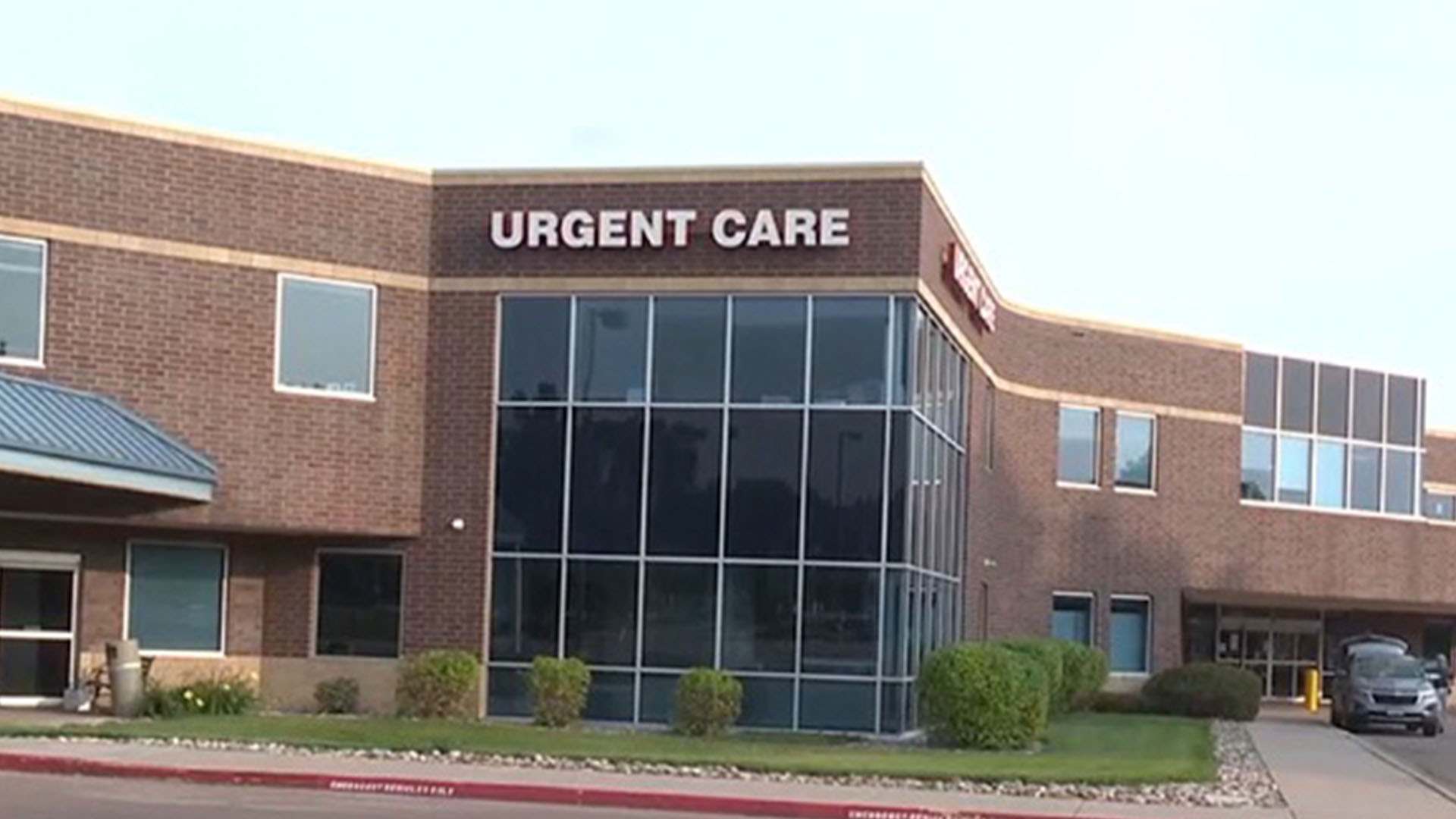 Urgent care clinic abruptly closes multiple locations – patients learned after sign was left on door [Video]