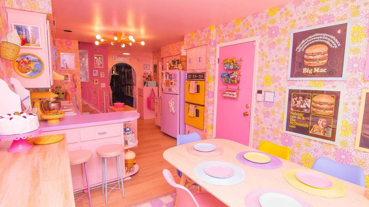 Home up for sale in New Jersey looks like Barbie DreamHouse  NBC Bay Area [Video]